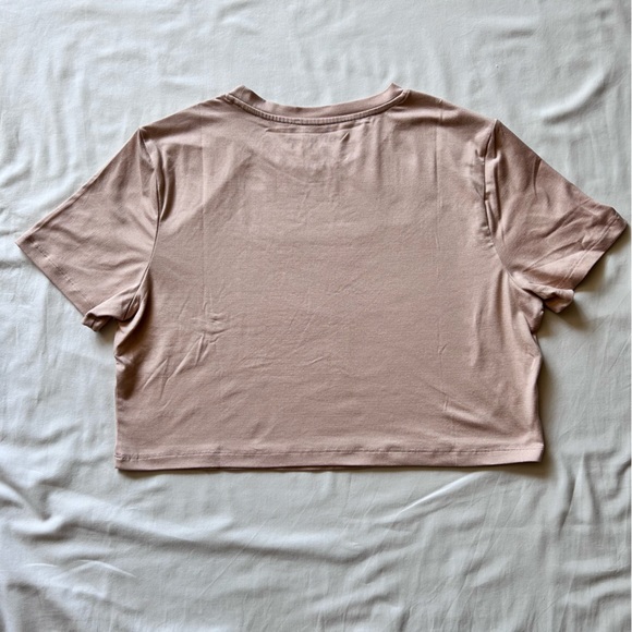 BcbgMaxazria Women’s Active Cropped Top - Picture 6 of 7